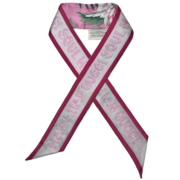 Gucci Hawaiian Print Silk Neck Bow in Pink - Picture 3 of 7